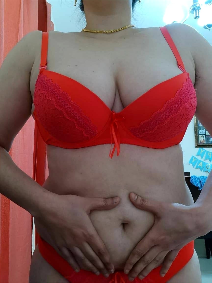 Hairy pussy homely bhabhi nude sex photos