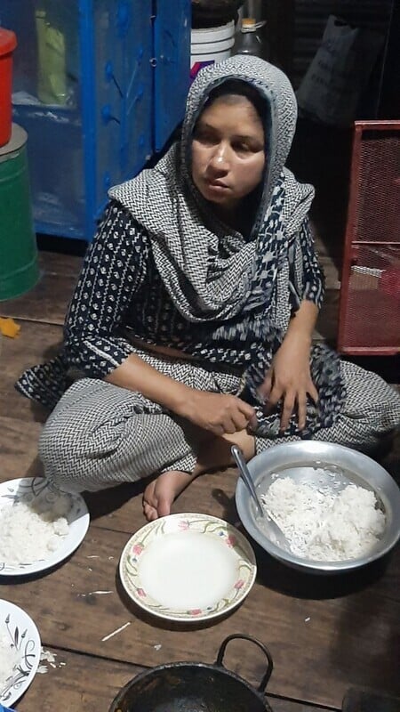 Mature village bhabhi nude before eating food