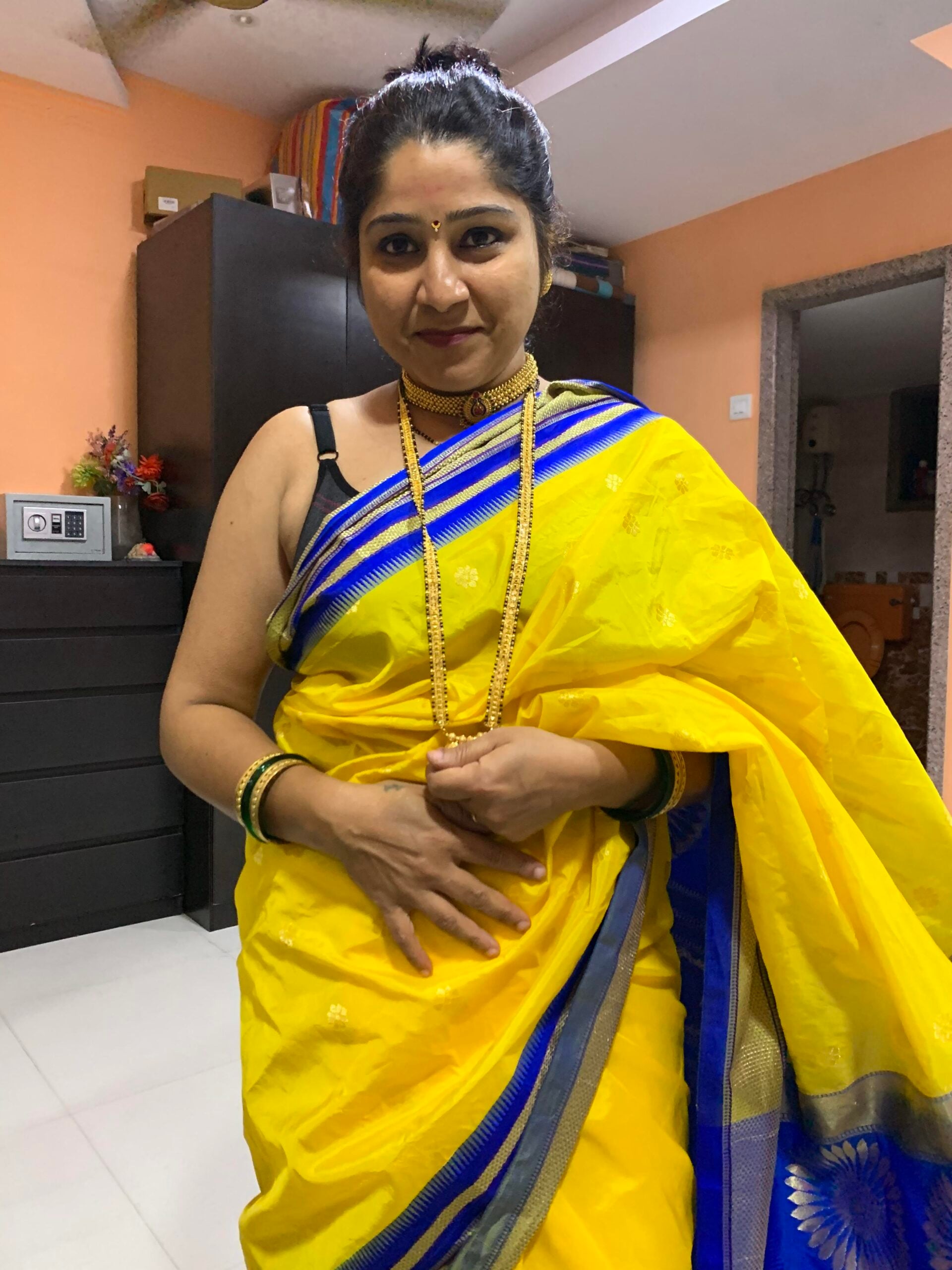 Bhabhi in saree blowjob and big boobs showing