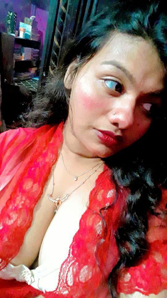 Bhabhi opening nighty and showing sexy boobs