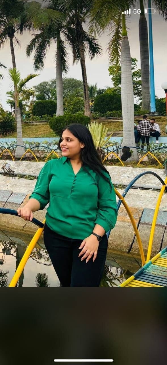 Busty MILF aunty naked before mirror photos