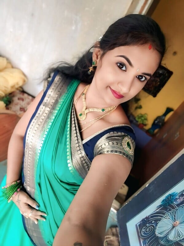 Bhabhi with mangalsutra having sex with secret lover