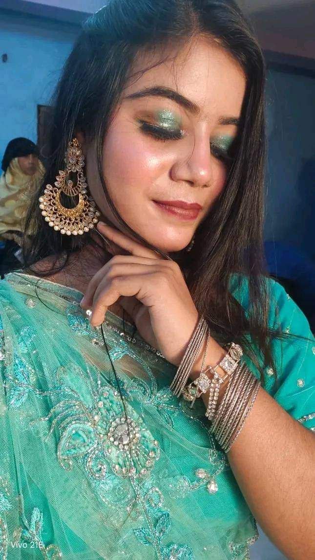 Bangladeshi sex bomb naked for first time pics