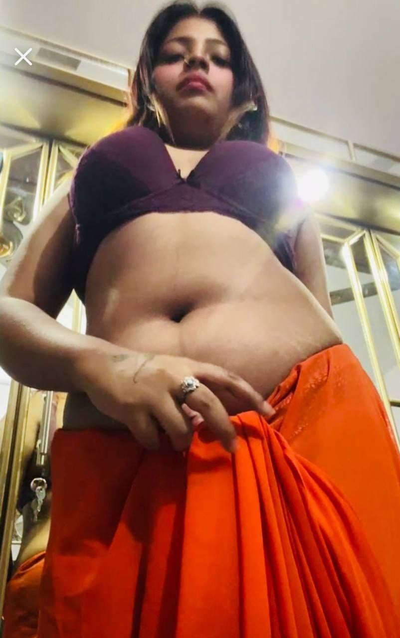 Big ass sexy slut naked seducing profile pics