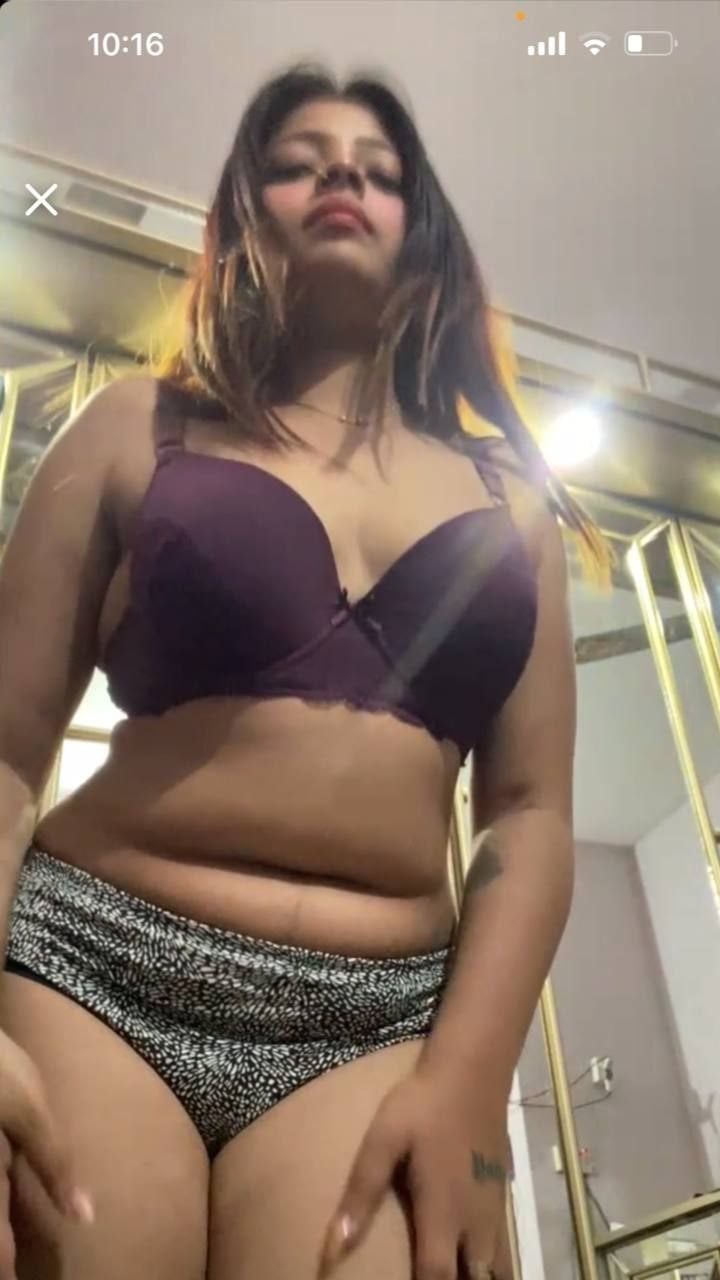 Big ass sexy slut naked seducing profile pics