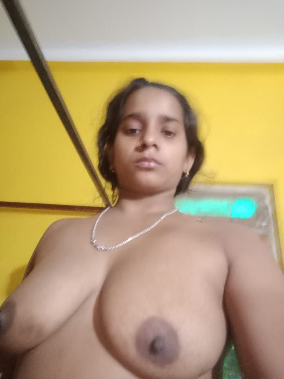 Divorced aunty showing huge boobs - topless show