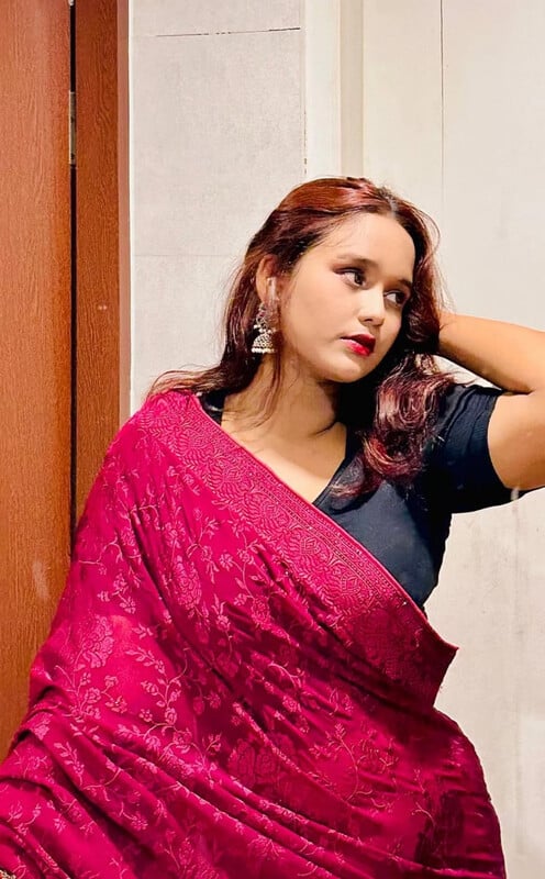 Hot ass mature aunty boobs showing exclusive photos