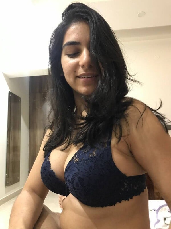 Busty Indian unmarried girl big boobs nipple pokies