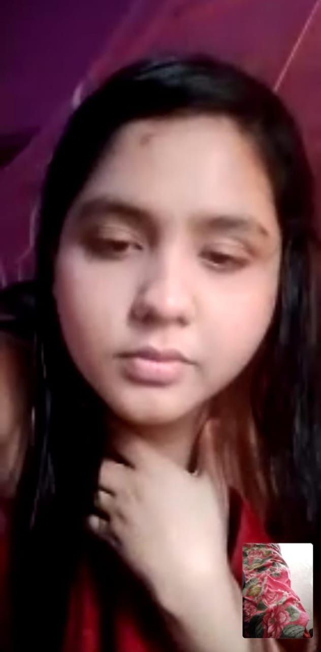 Chubby Bangladeshi Sumi bhabhi nude boobs showing