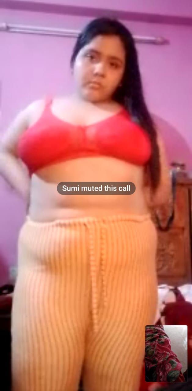 Chubby Bangladeshi Sumi bhabhi nude boobs showing