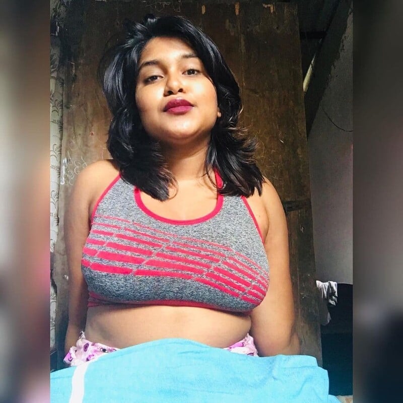 Sri Lankan big ass unmarried girl nude photos