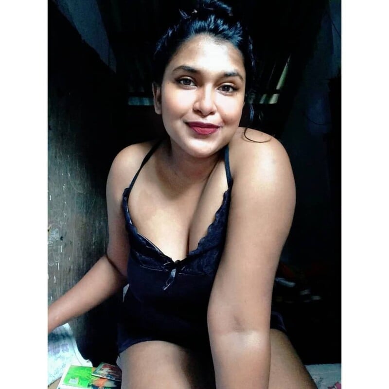 Sri Lankan big ass unmarried girl nude photos
