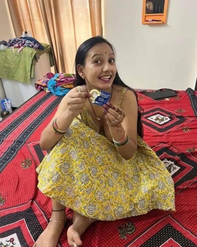 North Indian bhabhi ready for doggy fucking