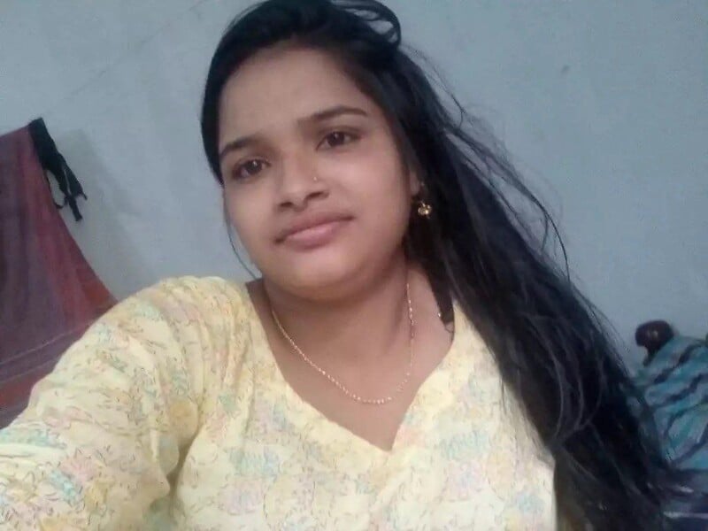 Beautiful newly married bhabhi nude pics