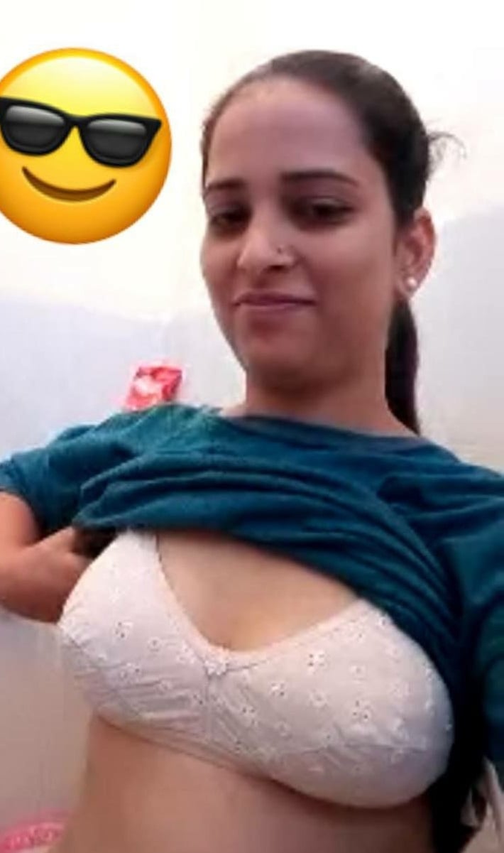 Indian bhabhi uncontrollable sex arousing mood pics