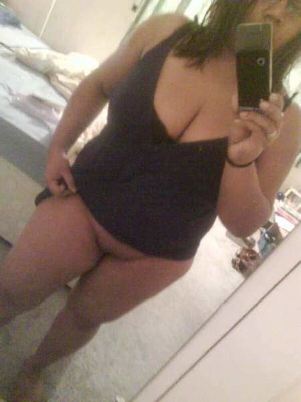 Desi big ass girl naked selfie photos viral