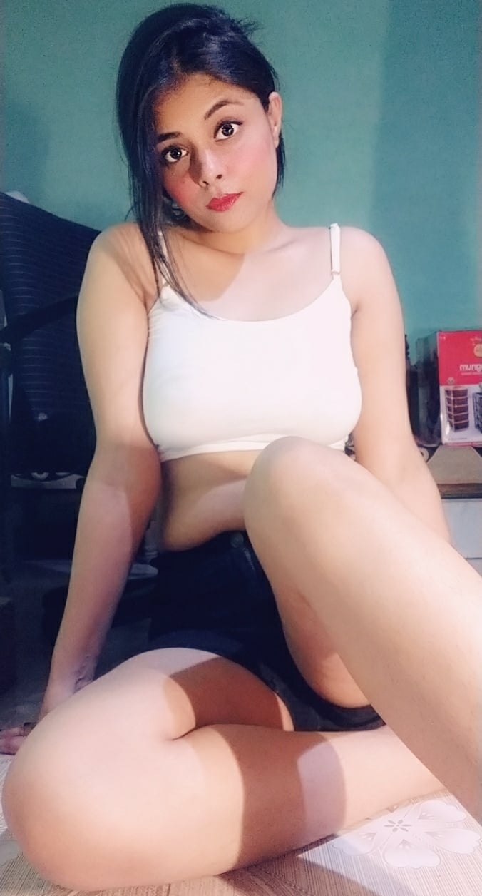 Indian school teacher see through saree boobs