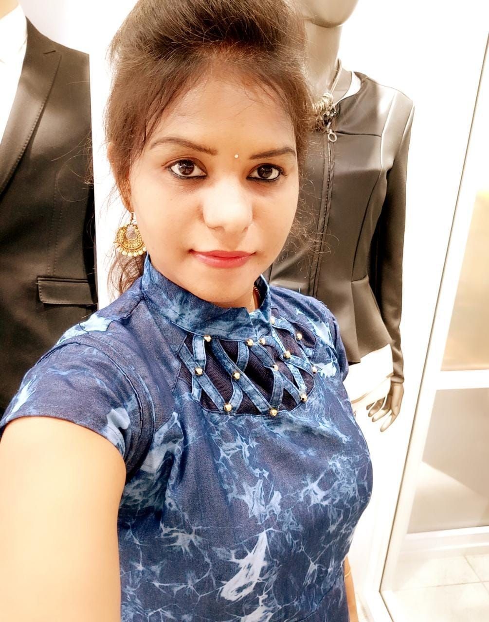 Big boobs Indian girl topless photos viral