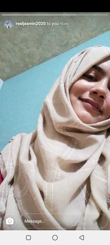 Bengali hijab girl big round boobs showing