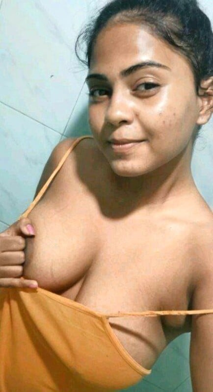 Heart shaped ass Srilankan girl nude masturbation