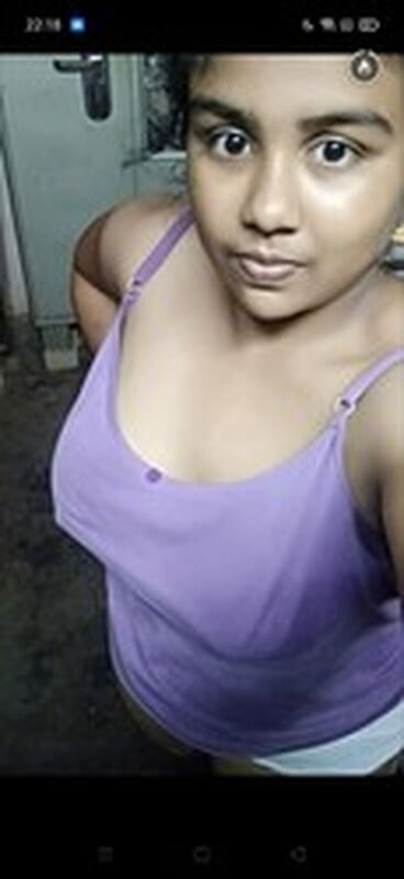 Big boobs IT girl naked selfie clicks for lover