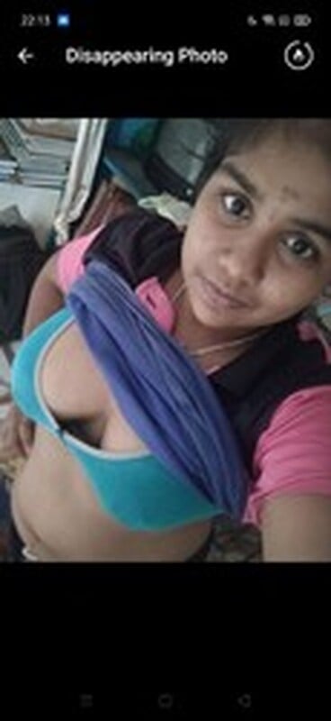 Big boobs IT girl naked selfie clicks for lover