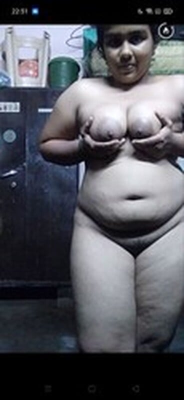 Big boobs IT girl naked selfie clicks for lover