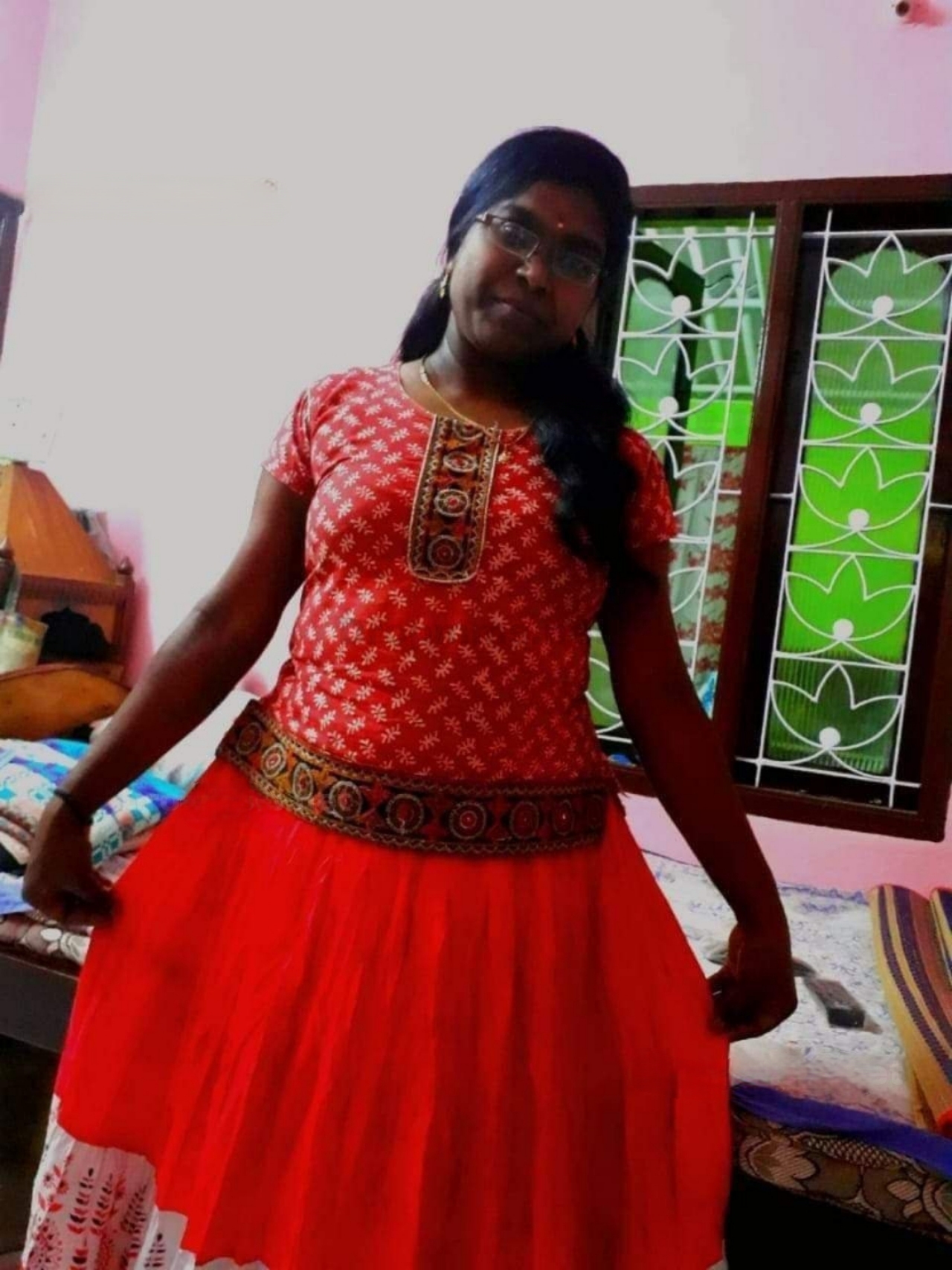 Srilankan Tamil bhabhi boobs showing pics