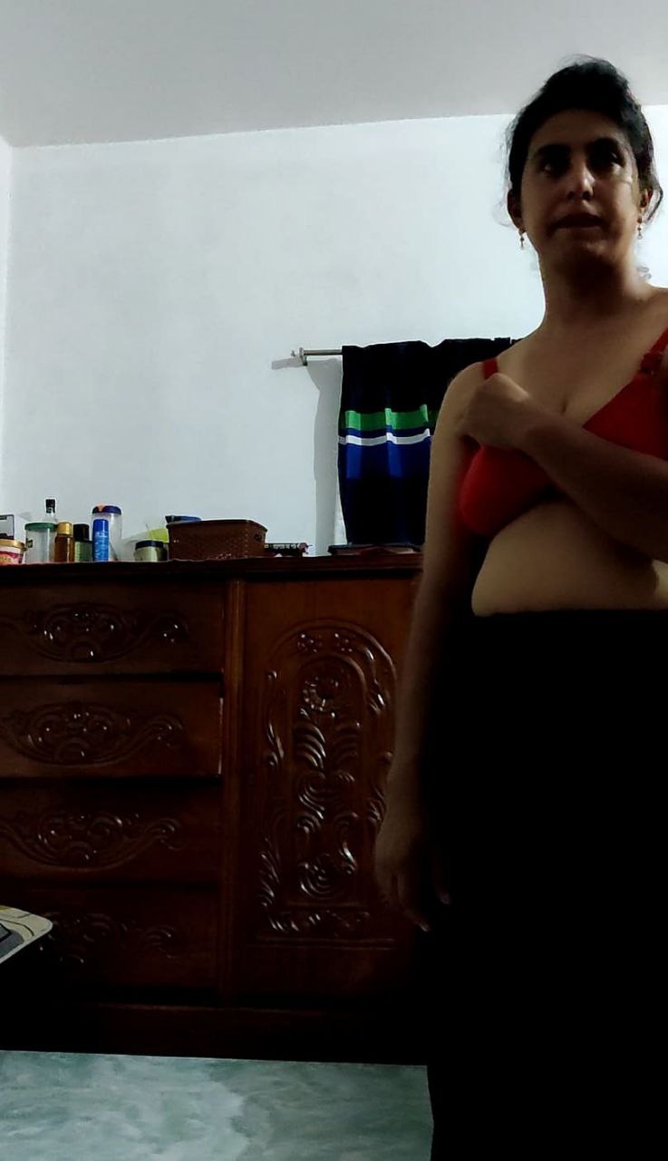 Big boobs naughty MILF naked blowjob sex pics