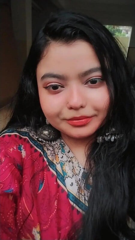 Chubby Bengali Kolkatta girl nude pics released online
