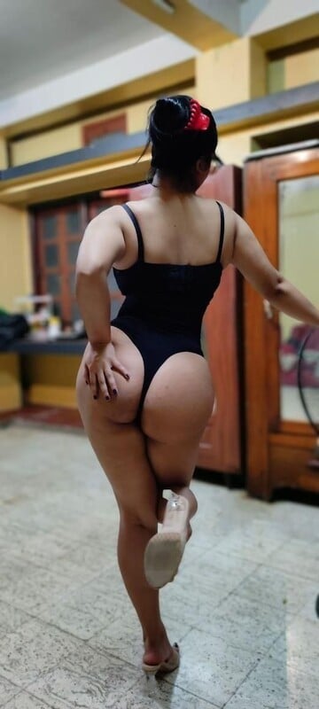 Big ass Indian beauty nude sexual appealing