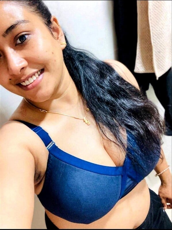 Topless bhabhi sex chat with lover and flaunts boobs