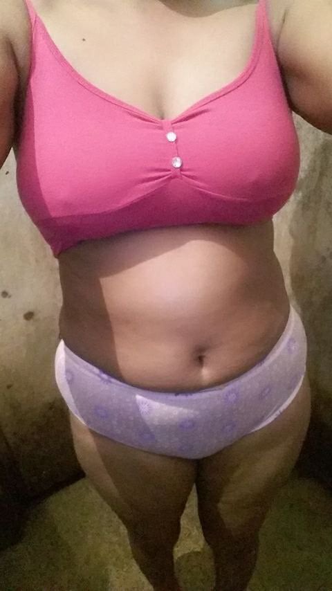 Big boobs office girl naked selfie for teammate