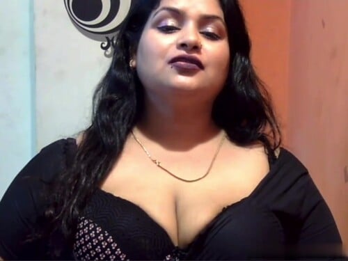 Big boobs aunty showing on stripchat live photo