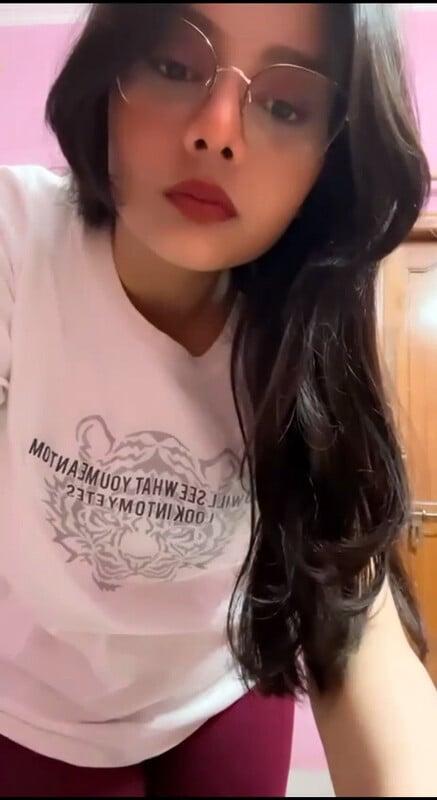 Naughty big ass Desi girl nude latest photos