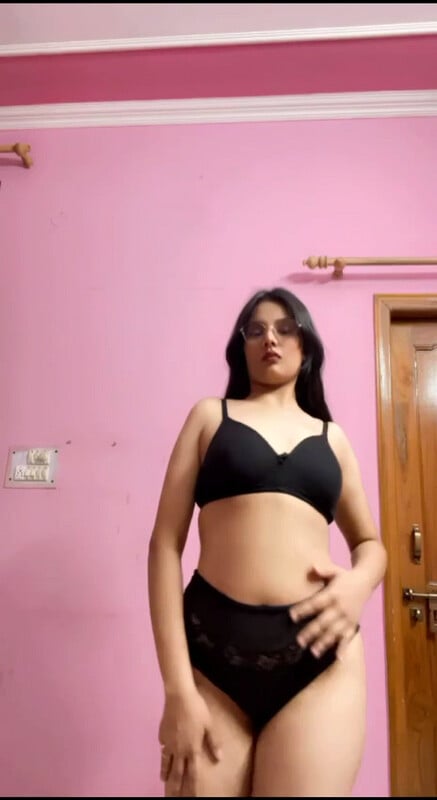 Naughty big ass Desi girl nude latest photos