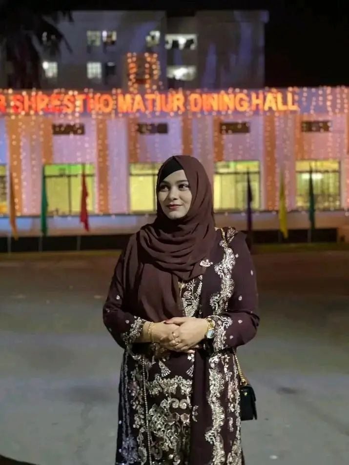 Hijab MILF big boobs and wet hairy pussy shown