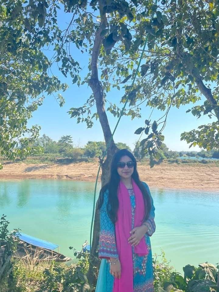 Hijab girl big boobs revealed in selfies