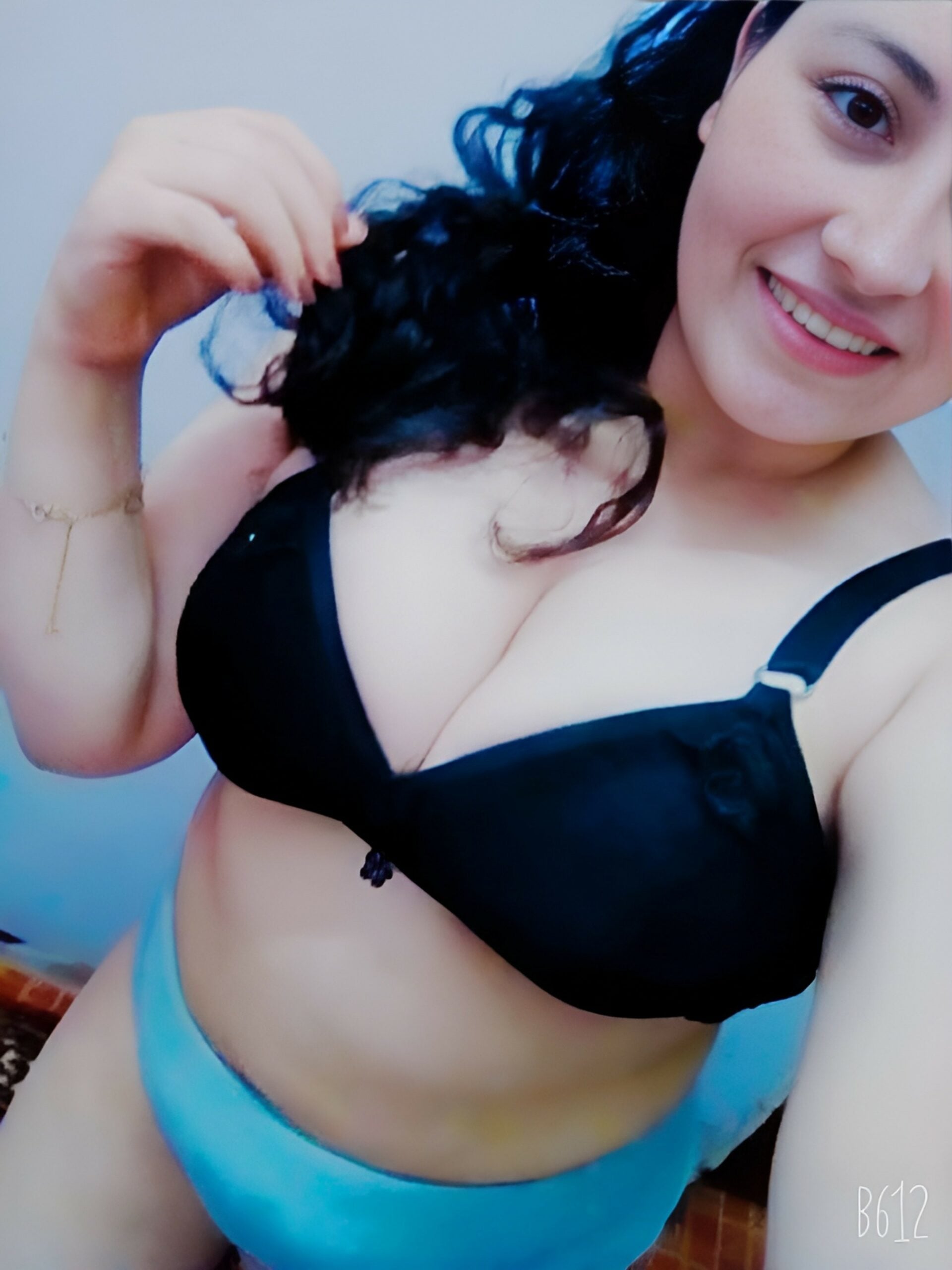 Pakistani vlogger big ass and big boobs exposed