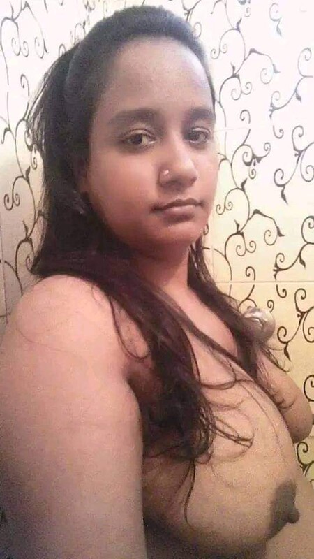 Big boobs Bengali girl topless seduction photos