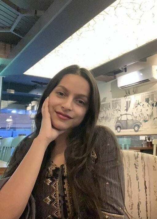 Cute Indian girlfriend topless selfie pics for boyfriend