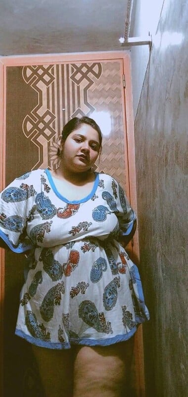 Huge boobs Desi girl playing with her private parts