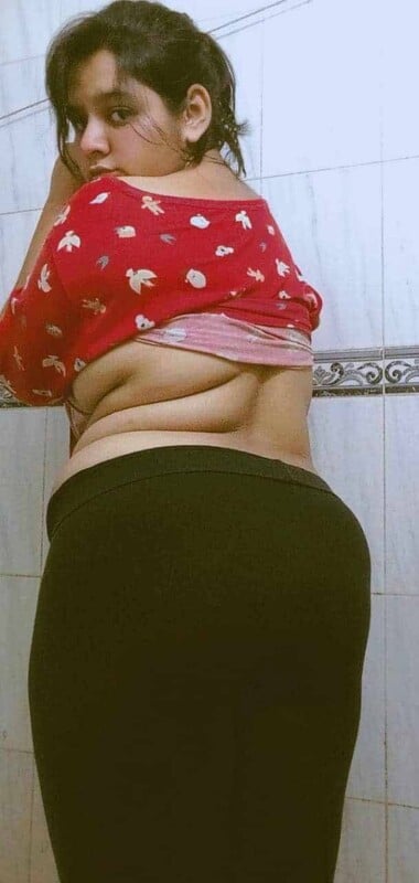 Huge boobs Desi girl playing with her private parts