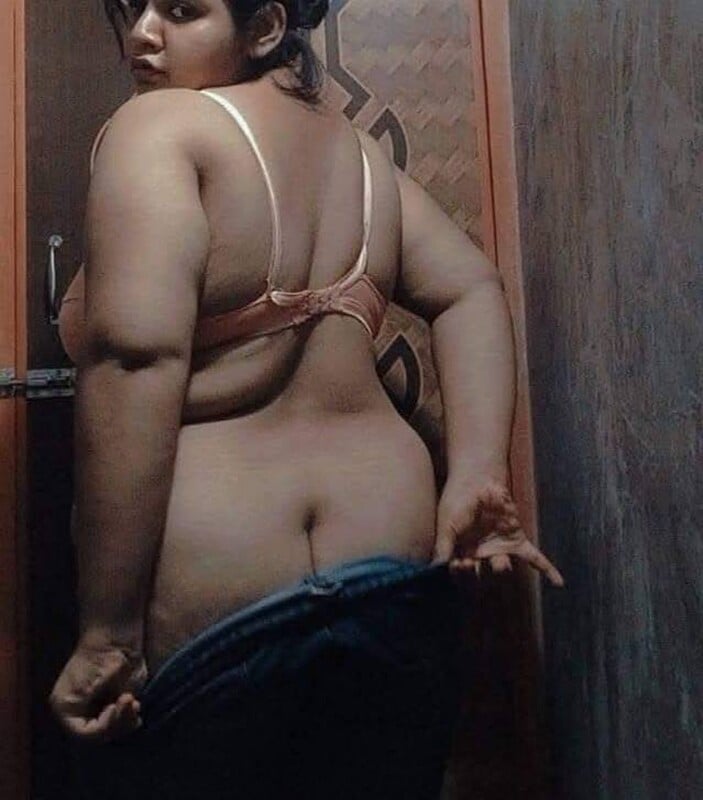 Huge boobs Desi girl playing with her private parts