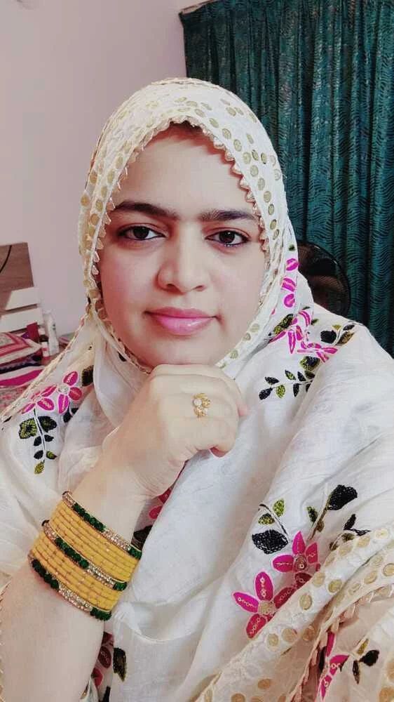 Hijabi milk tanker bhabhi nude unseen pics