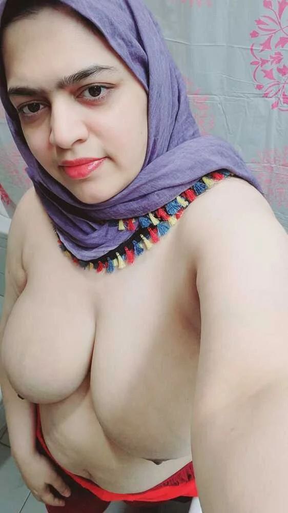 Hijabi milk tanker bhabhi nude unseen pics