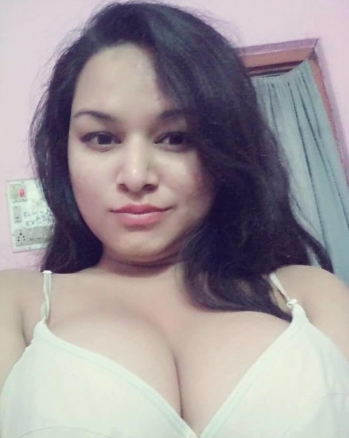 Pretty good ass desi girl nude photos leaked