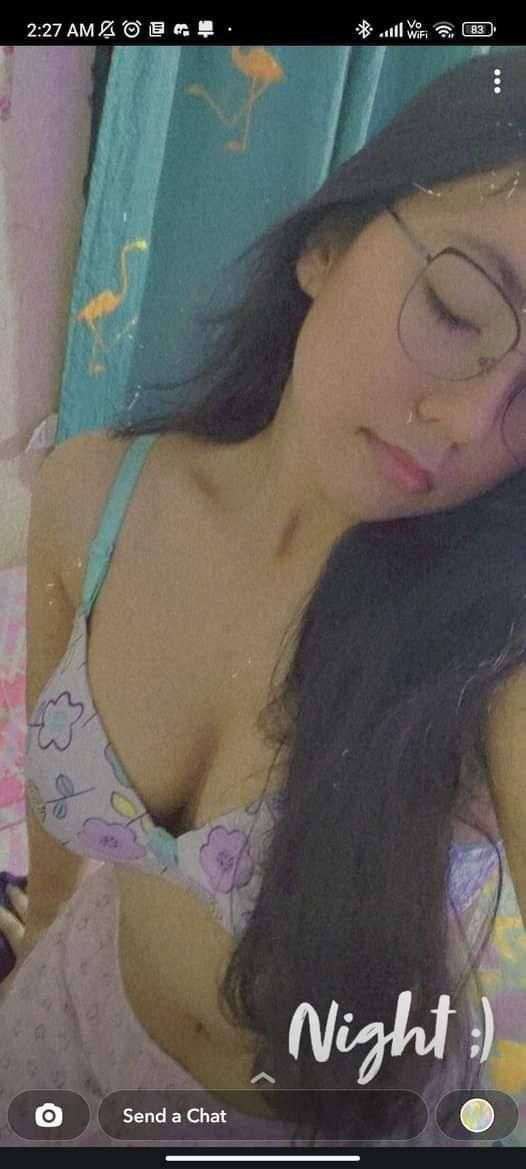 Bangladeshi girl removes bra and shows sexy boobs