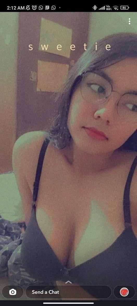 Bangladeshi girl removes bra and shows sexy boobs