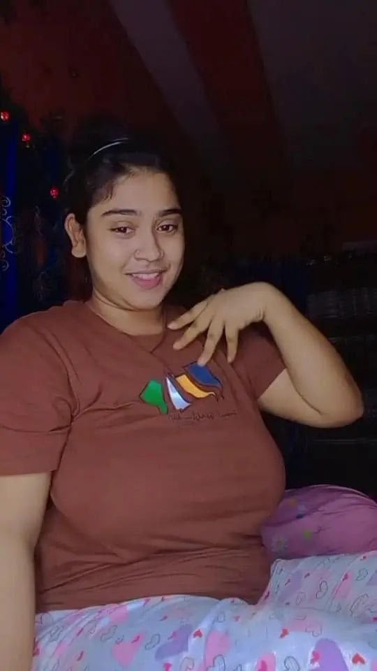 Huge boobs Indian girl cucumber masturbation pics